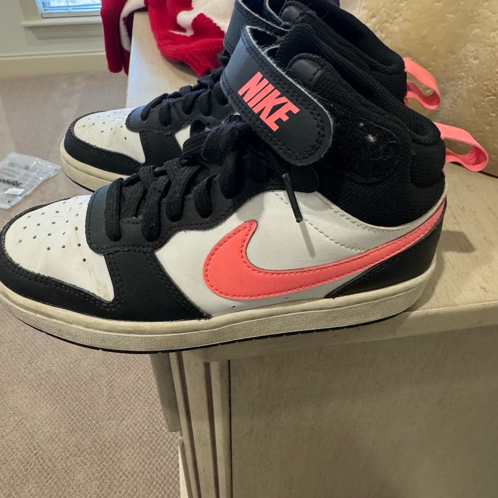 Nike Court Borough Mid 2 Sneakers